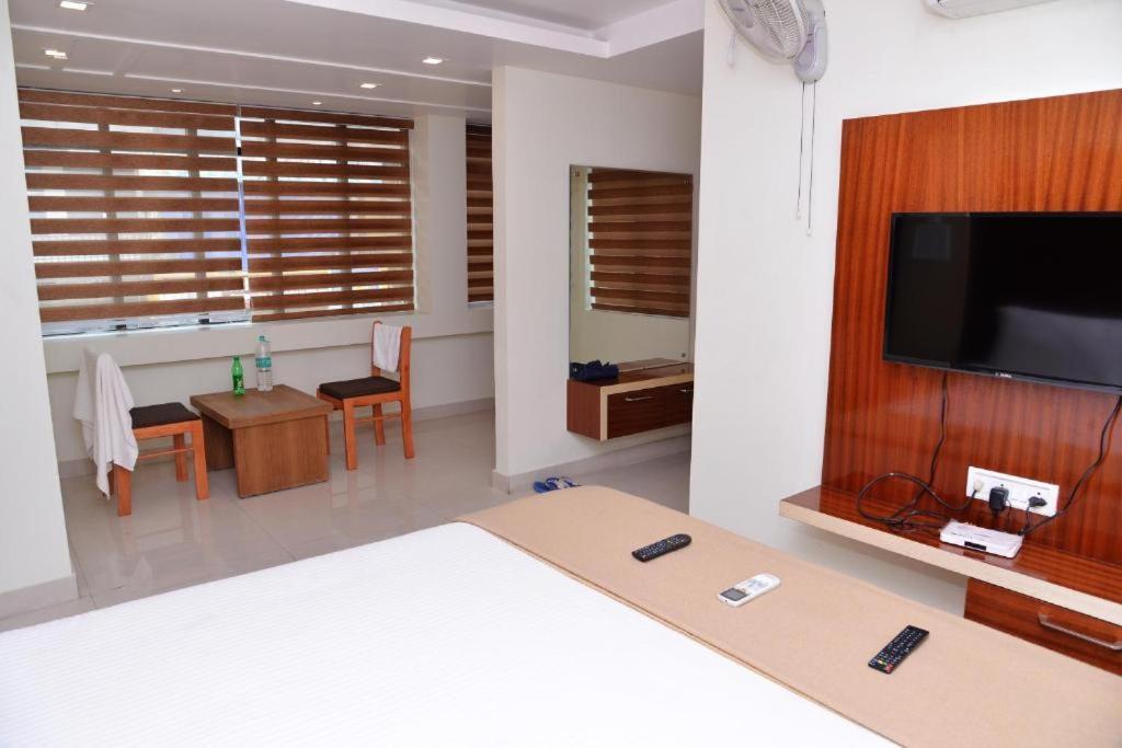 Hotel Milan Manor Port Blair Exterior photo